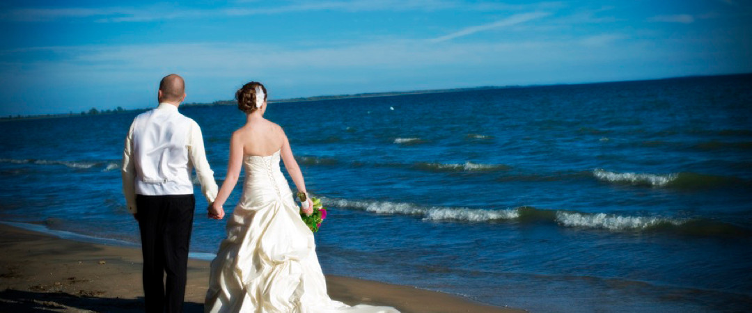 Wedding ceremonies can take place on the waterfront at the Timber House Resort.